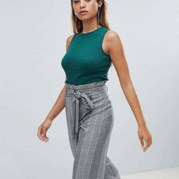 FashionUnion sleeveless bodysuit with bow tie back - Picture 2 of 6